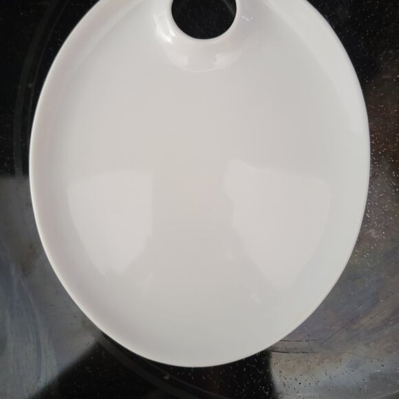 Moda Concept Mingling Snack/Appetizer Plates with Cutout for Wine Glass - Picture 2 of 6